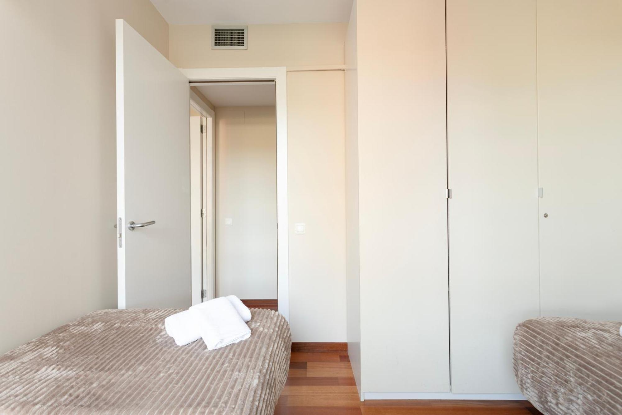 Ab Diagonal Sant Adria De Besos Apartamento Exterior foto