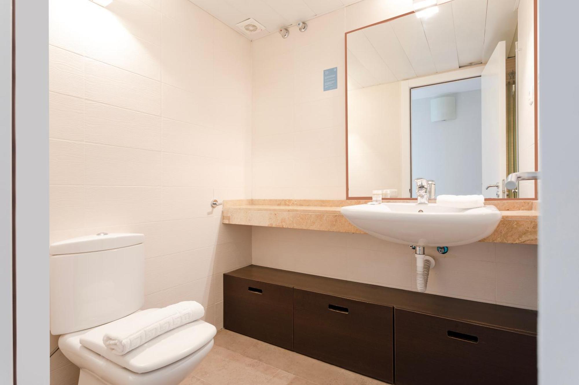 Ab Diagonal Sant Adria De Besos Apartamento Exterior foto